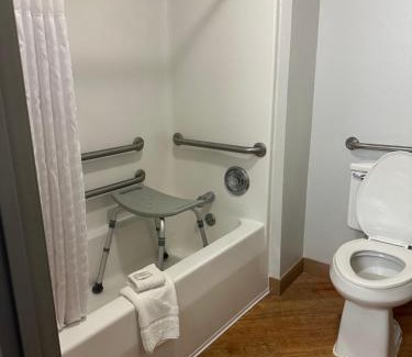 Columbia Hotel | Baymont by Wyndham Columbia, MO