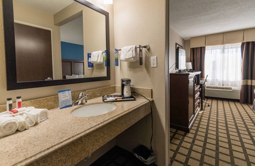 Romulus Hotel | Baymont by Wyndham Detroit Airport/Romulus