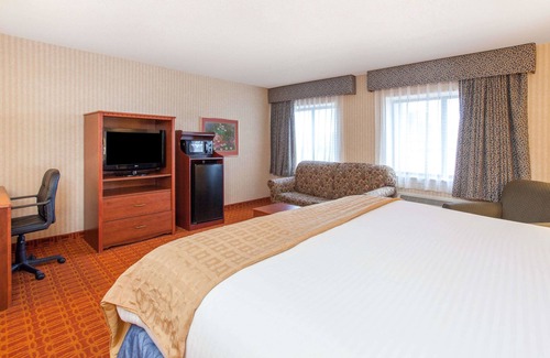 Roseville Hotel | Baymont by Wyndham Detroit/Roseville