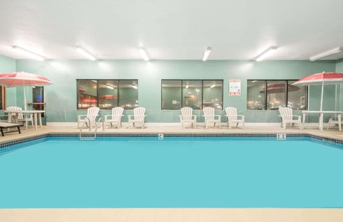Eau Claire Hotel | Baymont by Wyndham Eau Claire WI