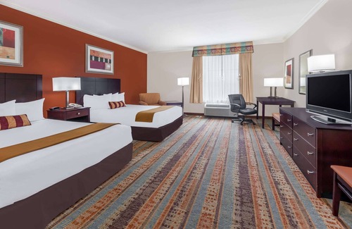 Henderson Hotel | Baymont by Wyndham Henderson