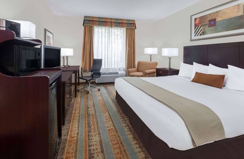 Henderson Hotel | Baymont by Wyndham Henderson