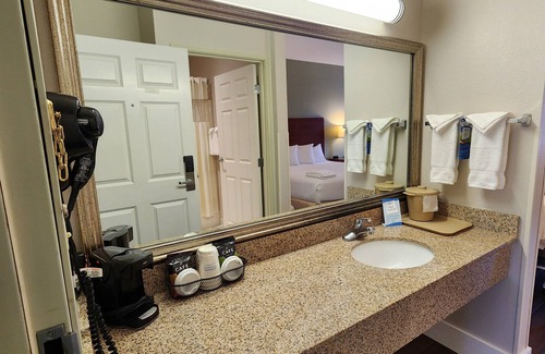 Mackinaw City Hotel | Baymont by Wyndham Mackinaw City