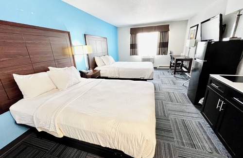 Marinette Hotel | Baymont by Wyndham Marinette