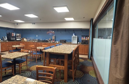 Mishawaka Hotel | Baymont by Wyndham Mishawaka South Bend Area