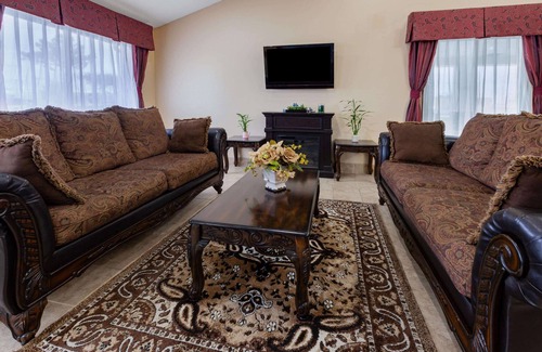 Perrysburg Hotel | Baymont by Wyndham Perrysburg/Toledo