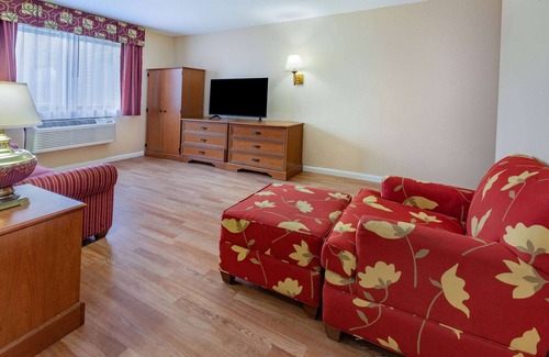 Perrysburg Hotel | Baymont by Wyndham Perrysburg/Toledo