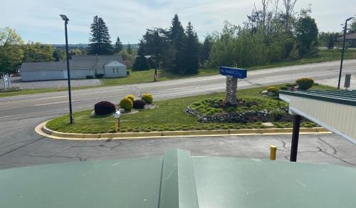 Petoskey Hotel | Baymont by Wyndham Petoskey