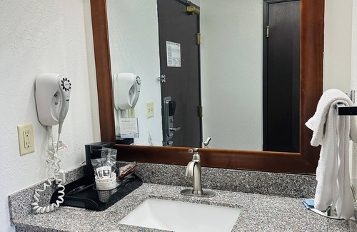 Piqua Hotel | Baymont by Wyndham Piqua
