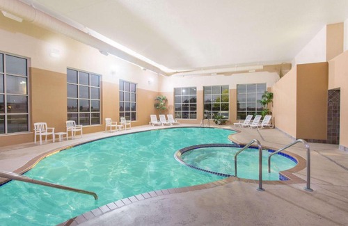 Plymouth Hotel | Baymont by Wyndham Plymouth