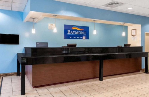 Queensbury Hotel | Baymont by Wyndham Queensbury/Lake George