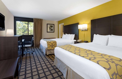 Queensbury Hotel | Baymont by Wyndham Queensbury/Lake George