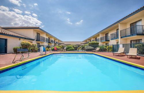 Tehachapi Hotel | Baymont by Wyndham Tehachapi