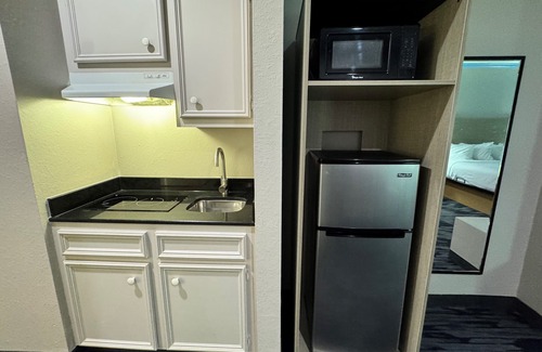Texas City Hotel | Baymont by Wyndham Texas City