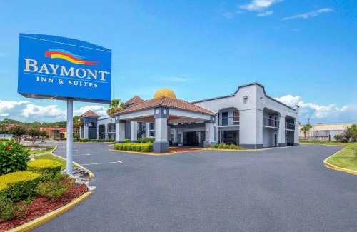 Tillmans Corner Hotel | Baymont by Wyndham Mobile/Tillmans Corner