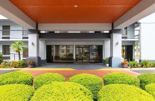 Tillmans Corner Hotel | Baymont by Wyndham Mobile/Tillmans Corner