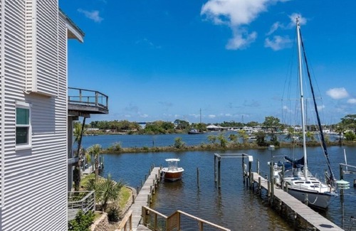 Warrington House | Bayou Chico Dream - 2B Waterfront Townhome with Boat Slip