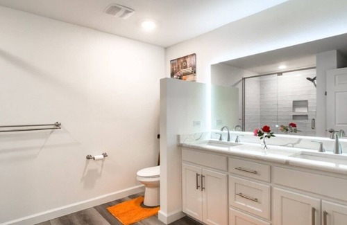 Warrington House | Bayou Chico Dream - 2B Waterfront Townhome with Boat Slip