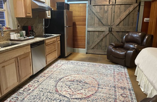 Breaux Bridge Apartment | Bayou & pool view with private patio
