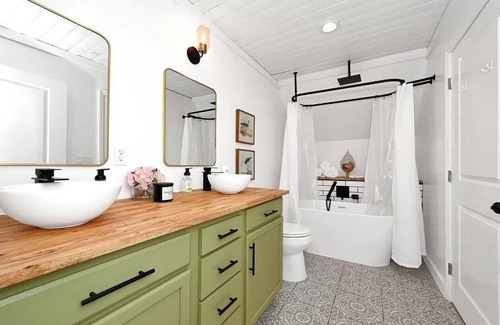 Jasper House | Bay’s Bungalow on Smith Lake