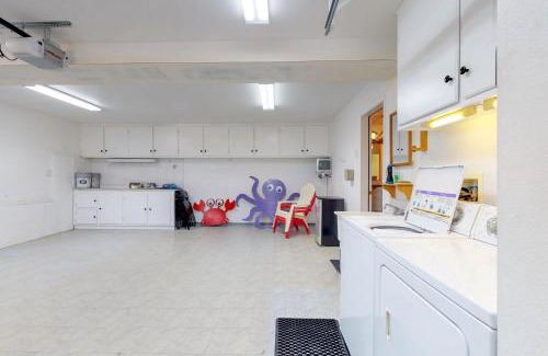 Bayshore House | Bayshore Modern Beach House