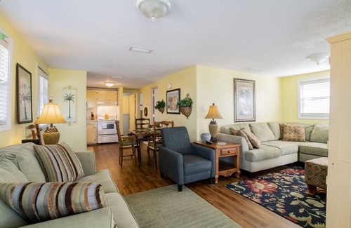 Fairhope Cottage | Bayside Cottage by Roberts Brothers Vacation Rentals