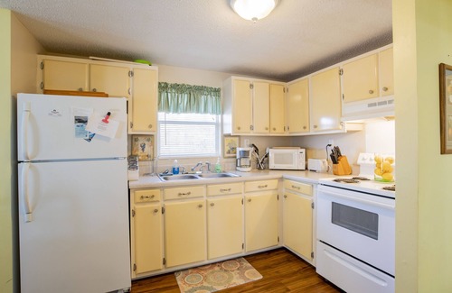 Fairhope Cottage | Bayside Cottage by Roberts Brothers Vacation Rentals