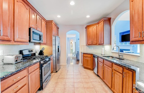Sun Ridge House | Bayside Resort Home w/Deck, Fireplace, Shared Pools, Hot Tub, Tennis, Free WiFi
