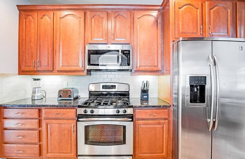 Sun Ridge House | Bayside Resort Home w/Deck, Fireplace, Shared Pools, Hot Tub, Tennis, Free WiFi