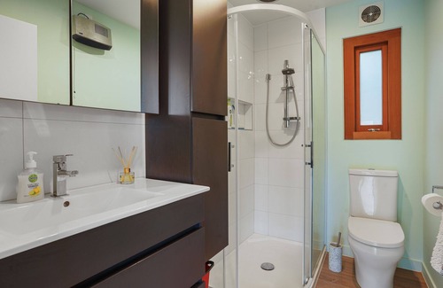 Diamond Harbour House | Bayside Serenity - Diamond Harbour Retreat