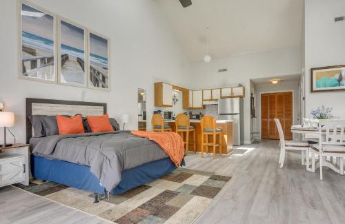 Little River Apartment | Baytree Golf Colony Studio about 5 Mi to Beach!