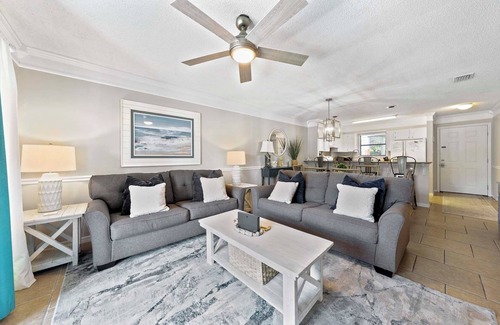 Orange Beach Condo | 🌊 Bayview 59 🌊 2BR Waterfront Retreat on Wolf Bay w/Pool + Fishing Pier
