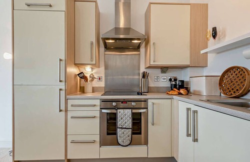 Crynant Apartment | Bayview Apartment - Machynys