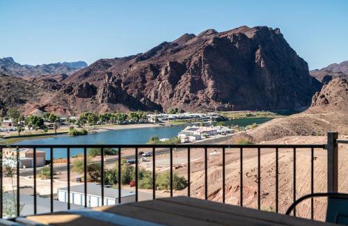 Parker Strip House | Bayview Beauty River access and mountain views