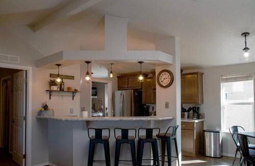 Parker Strip House | Bayview Beauty River access and mountain views