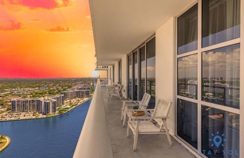 Hollywood South Central Beach Apartment | Bayview Luxury: 3BR Pools Oceanfront Amenities