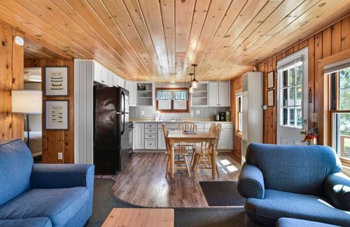 St Germain House | Bayview Resort Waters Edge Cabin 2