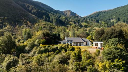 Closeburn Villa | Baywaters Retreat by Sothebys Luxury Rental Homes
