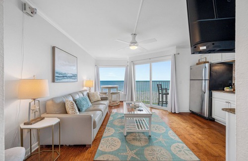 Belleair Beach Condo | BBC 214 - Gulf Front Condo - Pool & Beach are OPEN!