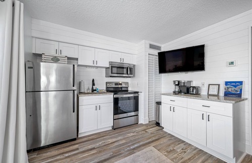Belleair Beach Condo | BBC313 - Amazing Rates! Pool is Open!