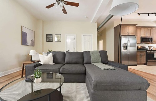 Point Breeze North Apartment | BBQ+Netflix+9Bedrooms+Free Parking Near Bakery Sq.