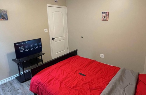 Avondale Apartment | Bdrm 1 Comfy Pvt Rm - Shared Bath/Liv