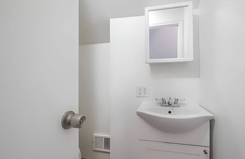 Avondale Apartment | Bdrm 1 Comfy Pvt Rm - Shared Bath/Liv