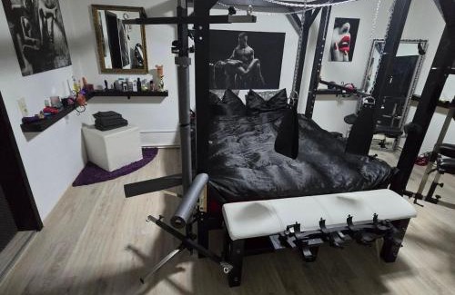 Zeitz Apartment | BDSM-Fotostudio Ferienwohnung