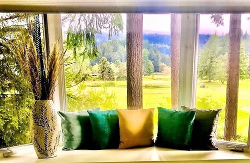 Sudden Valley House | Be close to all of the Sudden Valley amenities.