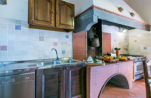 San Casciano in Val di Pesa House | Beautiful private villa for 9 guests with hot tub, WIFI, TV, patio and panoramic view