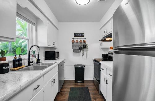 Ocala House | Be Our Guest - Cozy Townhome near Downtown Ocala townhouse
