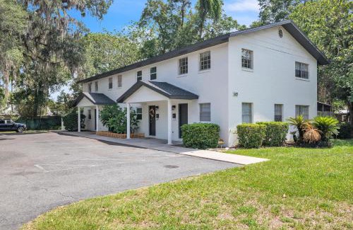 Ocala House | Be Our Guest - Cozy Townhome near Downtown Ocala townhouse