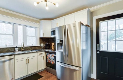 Belmont Historic District House | Be Our Guest in Belmont - 12 Min to CLT
