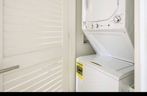 Hallandale Beach Resort | Beacfront Oceanview Luxurious 1/1 in Hollywood near Aventura Mall and Horsetrack